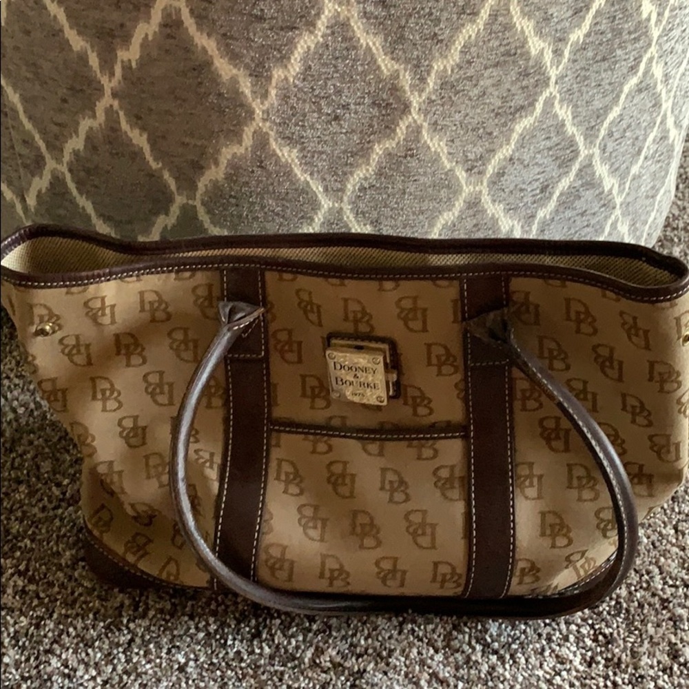 Dooney & Bourke